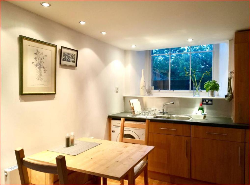 Central Mezzanine Apartment In Historic School Edinburgh Dış mekan fotoğraf